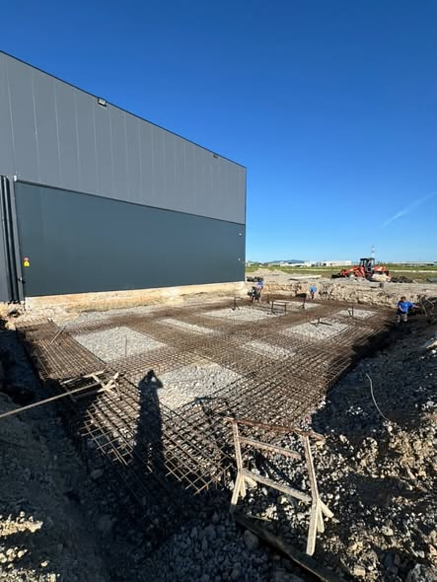 Fasada e hallës — B&I Construction, Ferizaj